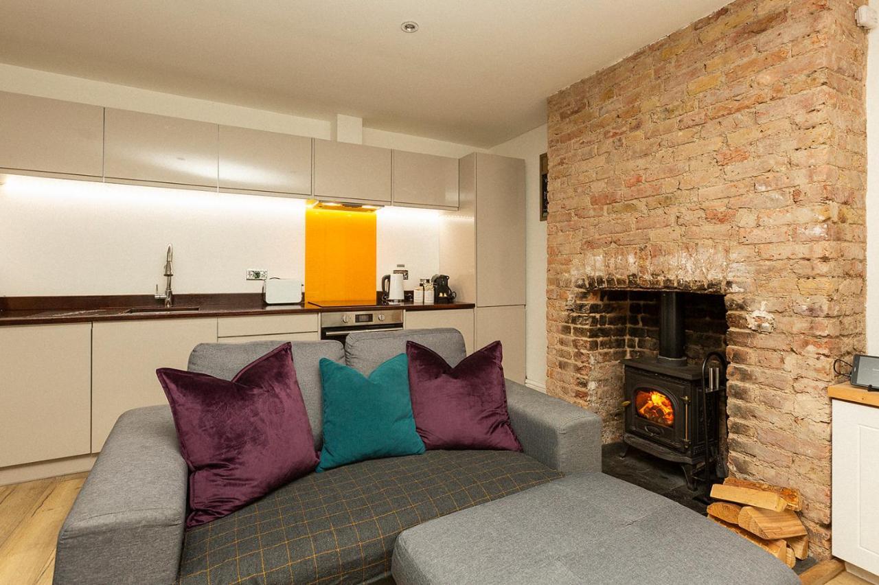 Stylish & Cosy Margate Escape With Hot Tub And Log Burner Dogs Welcome Bagian luar foto