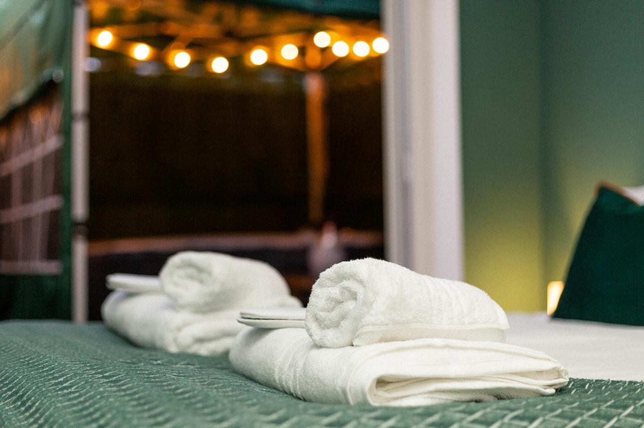 Stylish & Cosy Margate Escape With Hot Tub And Log Burner Dogs Welcome Bagian luar foto