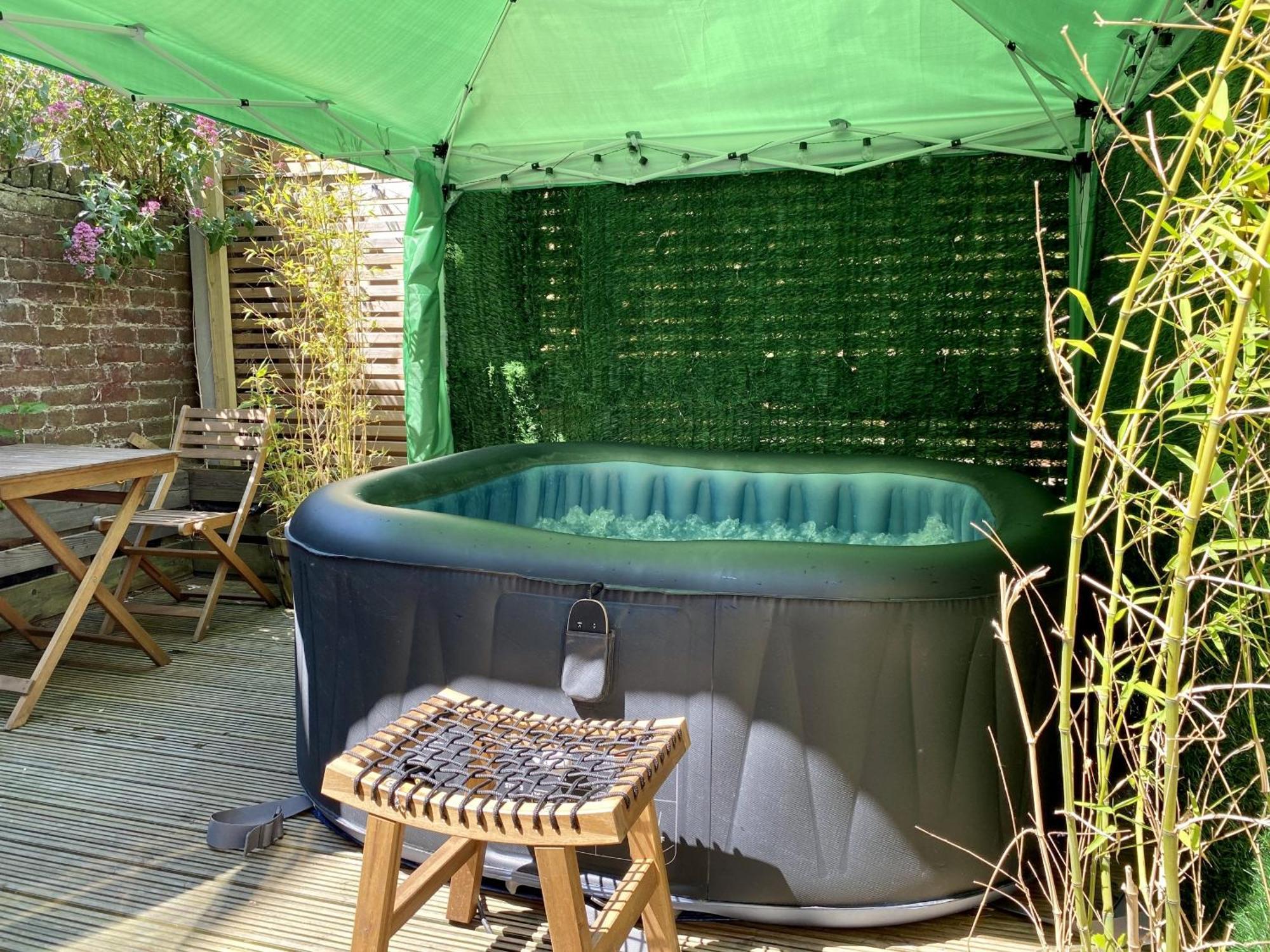 Stylish & Cosy Margate Escape With Hot Tub And Log Burner Dogs Welcome Bagian luar foto