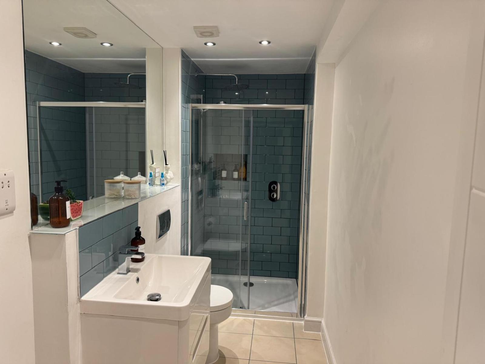 Stylish & Cosy Margate Escape With Hot Tub And Log Burner Dogs Welcome Bagian luar foto