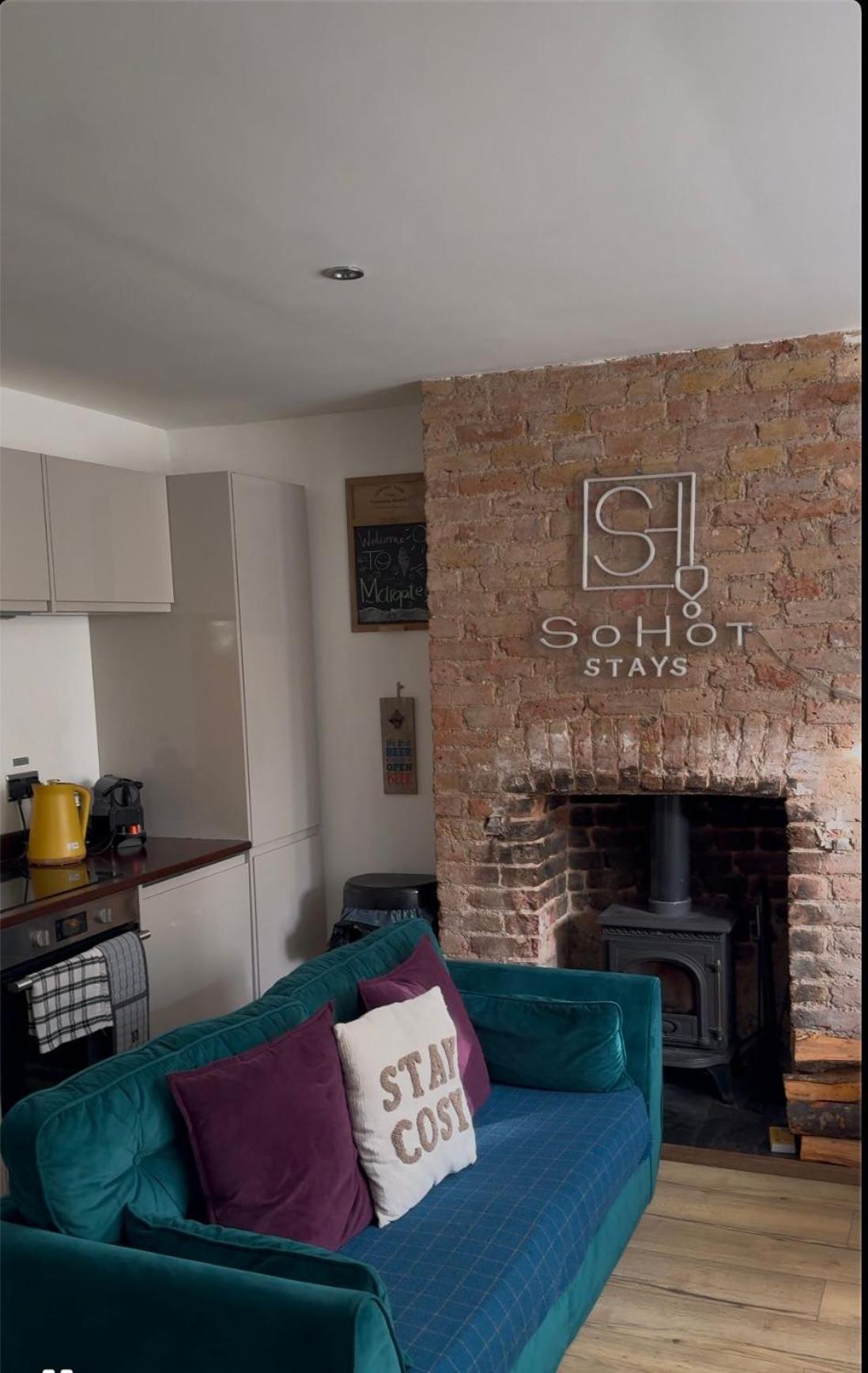 Stylish & Cosy Margate Escape With Hot Tub And Log Burner Dogs Welcome Bagian luar foto