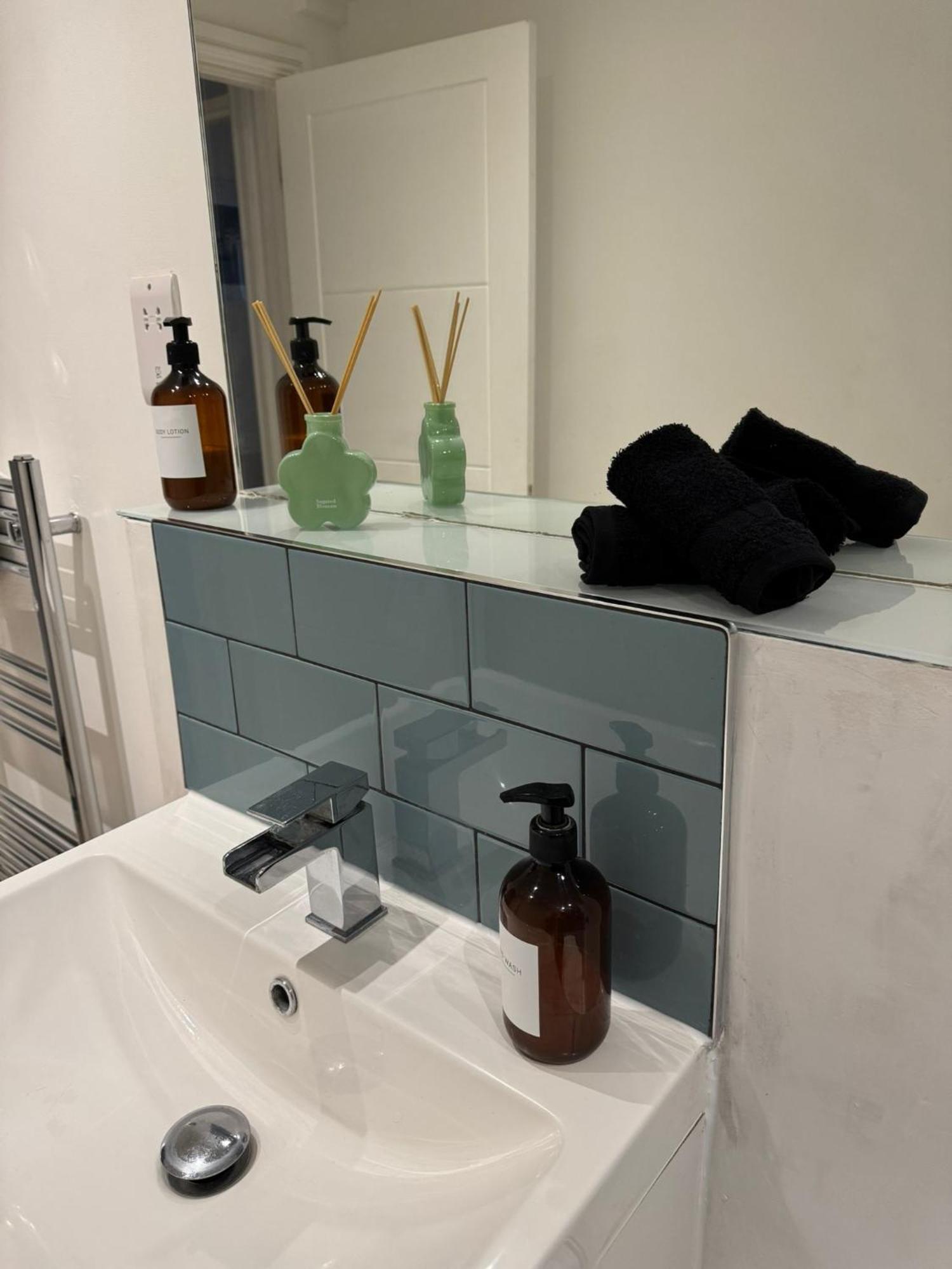 Stylish & Cosy Margate Escape With Hot Tub And Log Burner Dogs Welcome Bagian luar foto