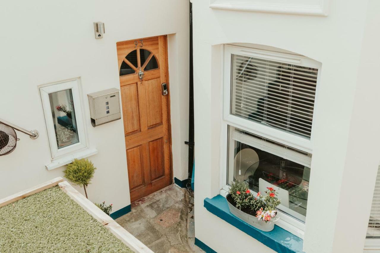 Stylish & Cosy Margate Escape With Hot Tub And Log Burner Dogs Welcome Bagian luar foto